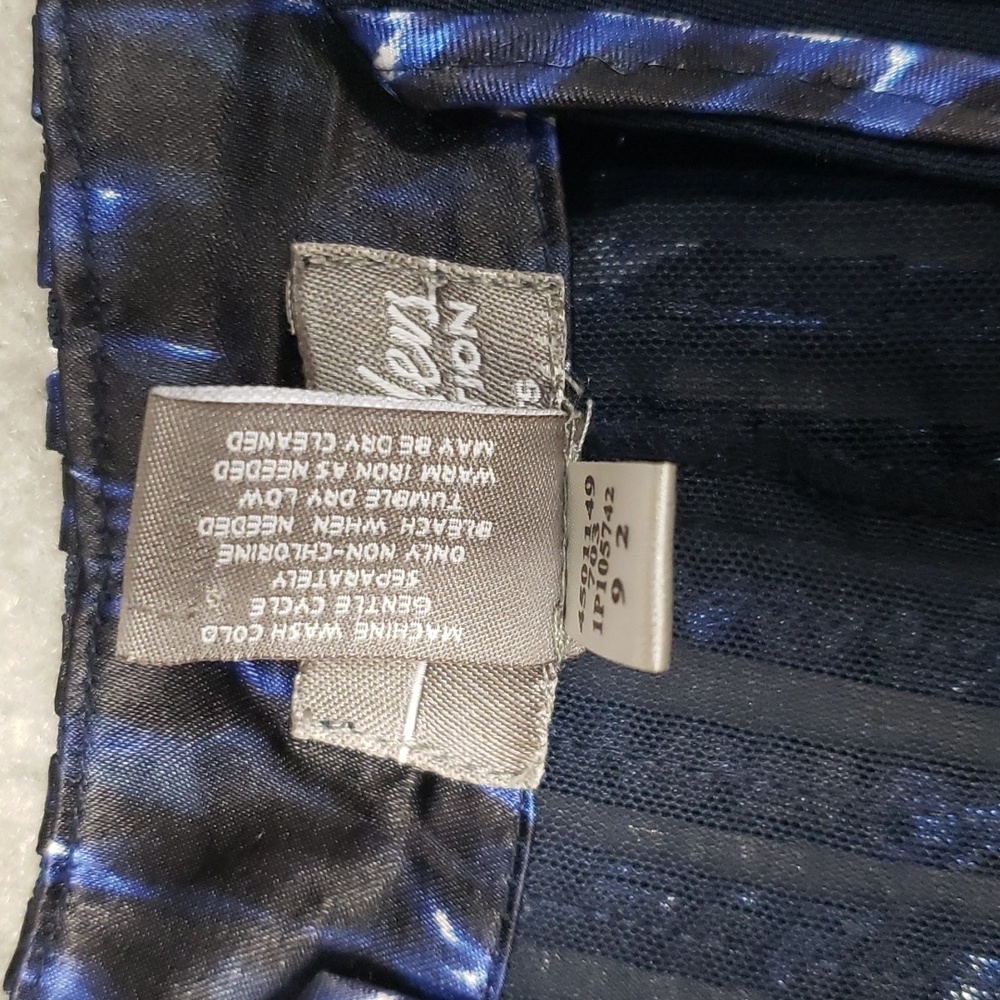 Chico's Travelers Black & Navy Striped Sheer ZipFront Stretchy Top (size… - Picture 11 of 11